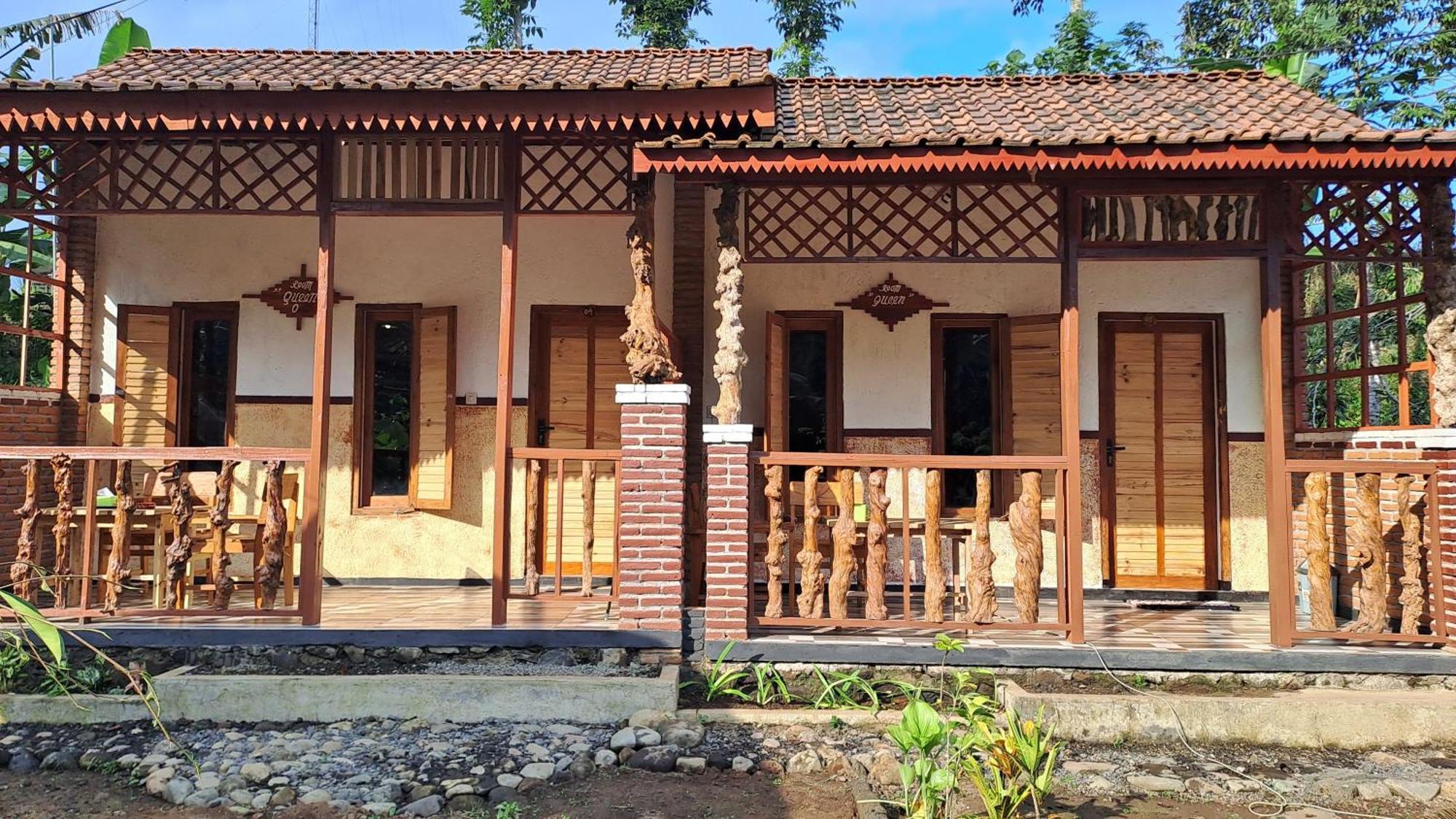 Berliant Homestay Jambu  Bagian luar foto